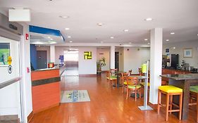 Microtel Inn & Suites By Wyndham Daphne