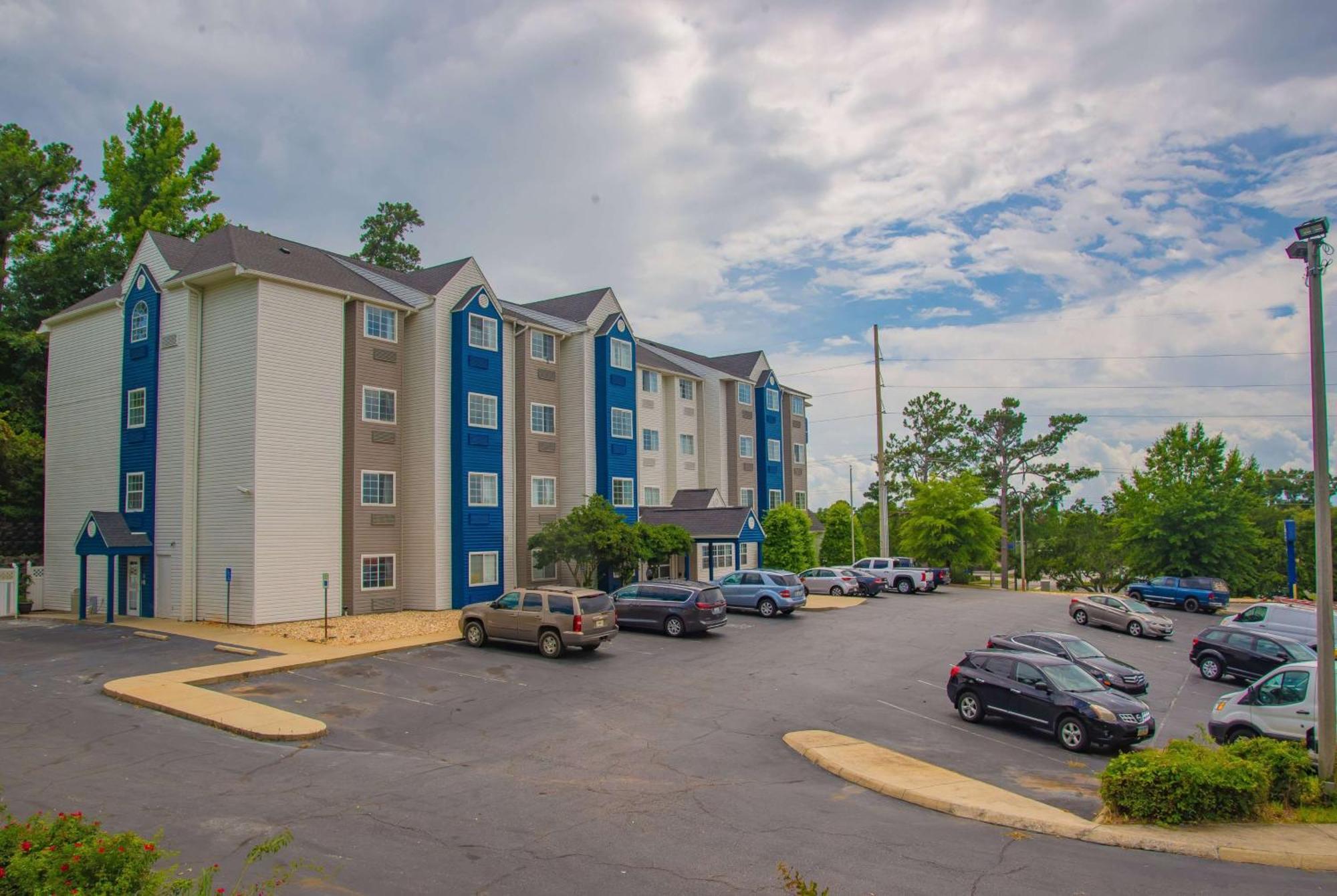 Microtel Inn & Suites By Wyndham Daphne Exterior photo